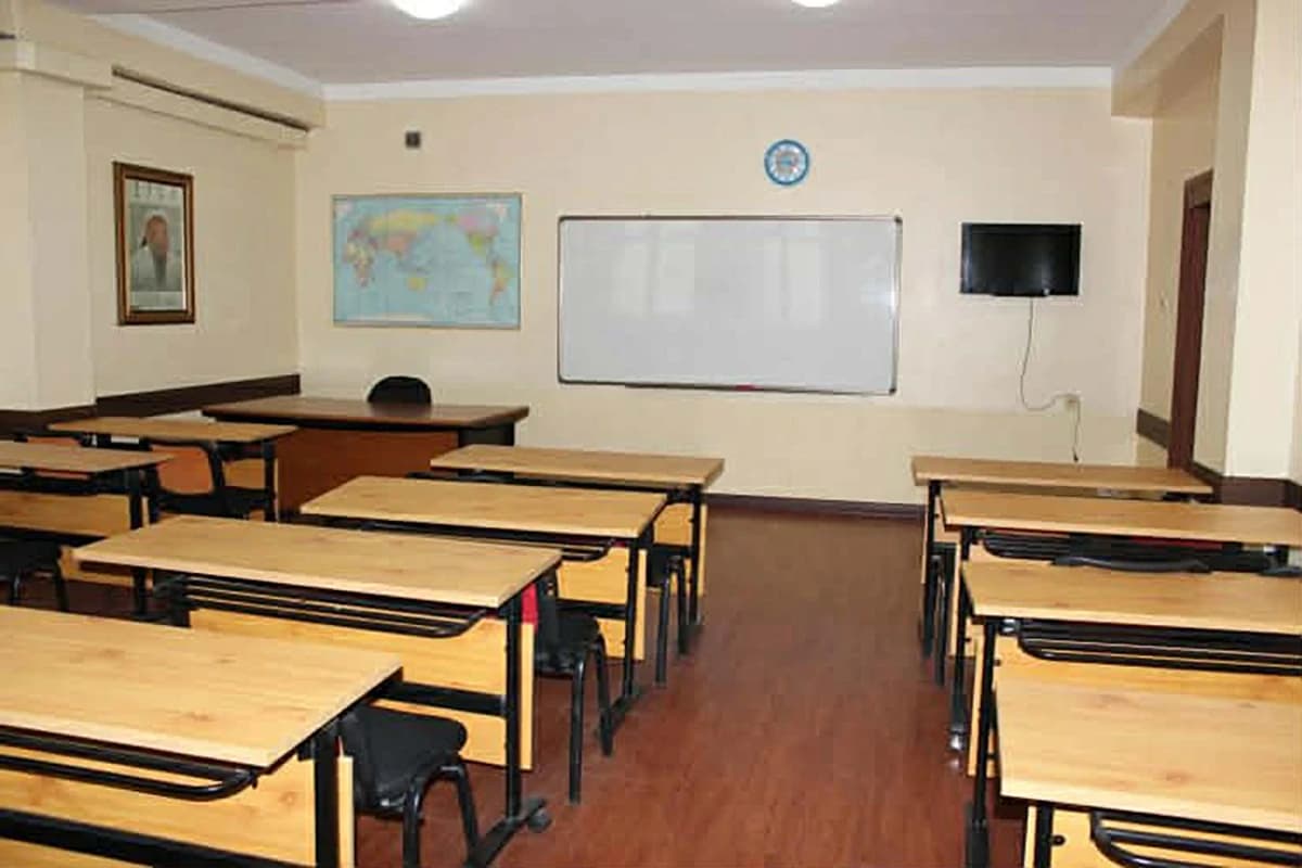 Тэрслүү үг: Сургууль нураасай