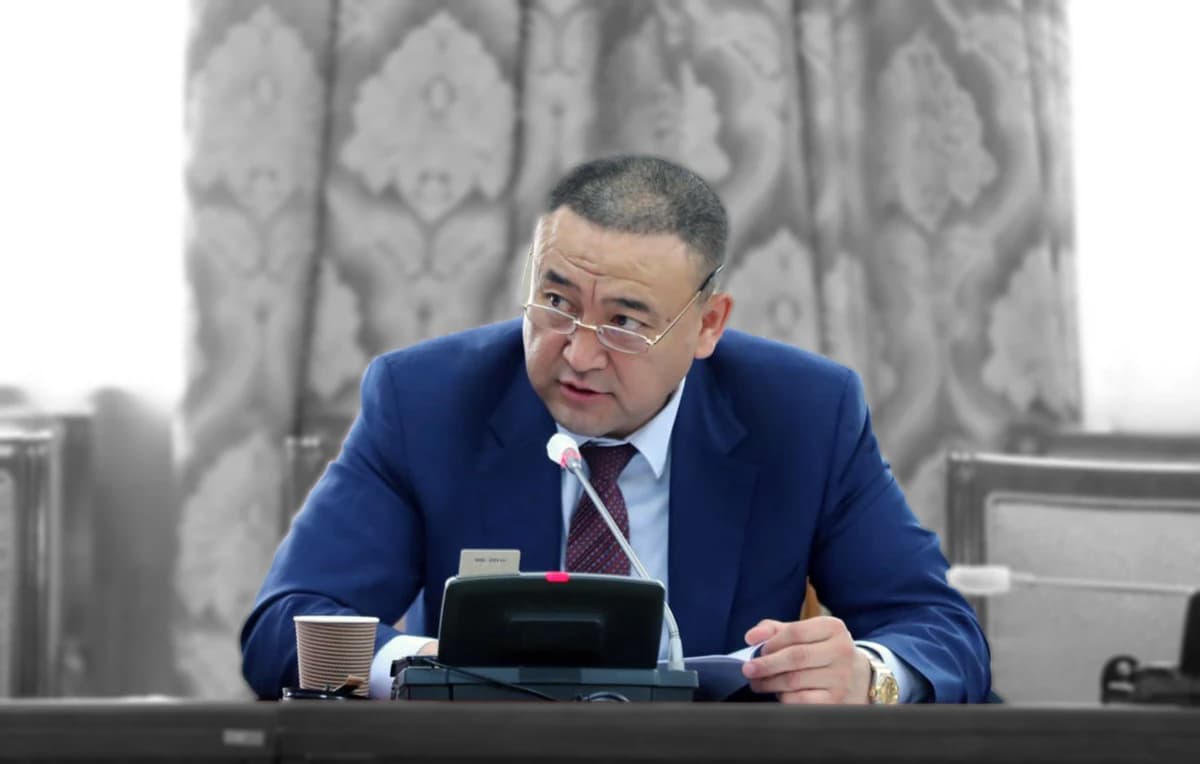 Б.Чойжилсүрэн сайдаар ачаа татуулах хэрэг байна уу?