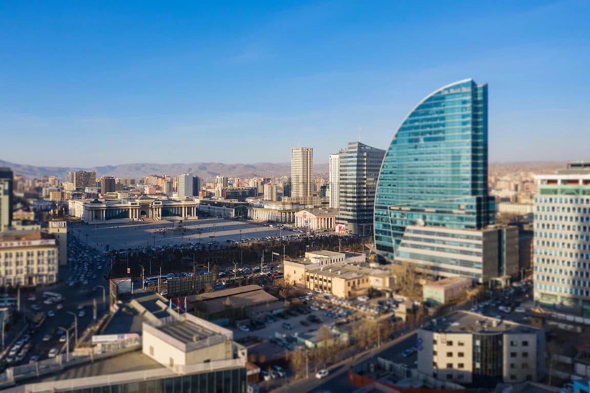 Хятадыг үзэн яддаггүй, Оросыг долоодоггүй жирийн иргэн болгон жинхэнэ эх орончид шүү!