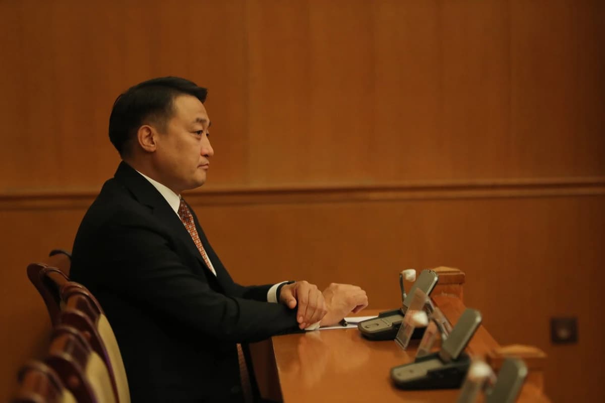 Д.Амарбаясгалангаас болж төрийн ажил дахин гацав