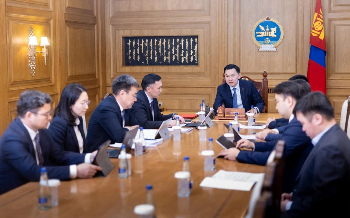 N·乌干巴雅尔：政府的"三大解放"