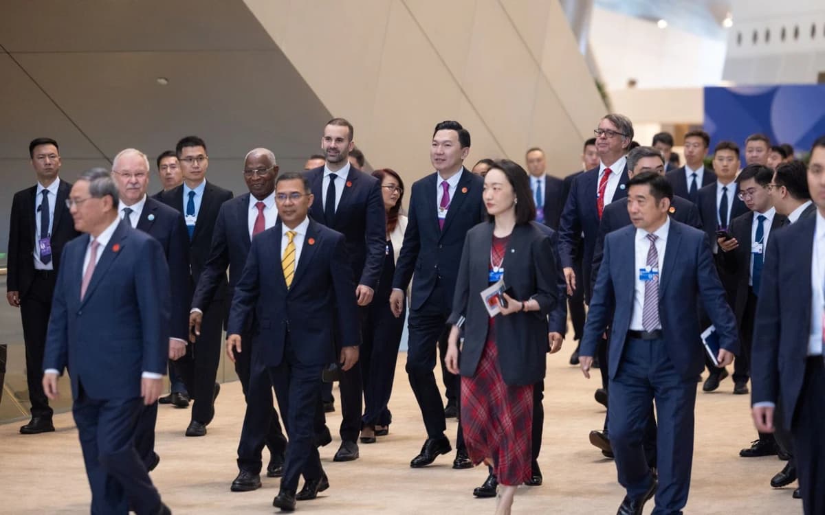 Prime Minister N. Uchral attends opening session of Summer Davos