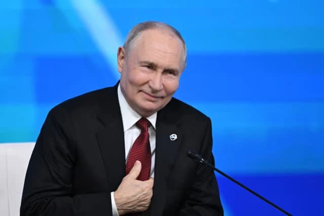 Кремлийн шинэ санаачилга: Их гурвалын уулзалт