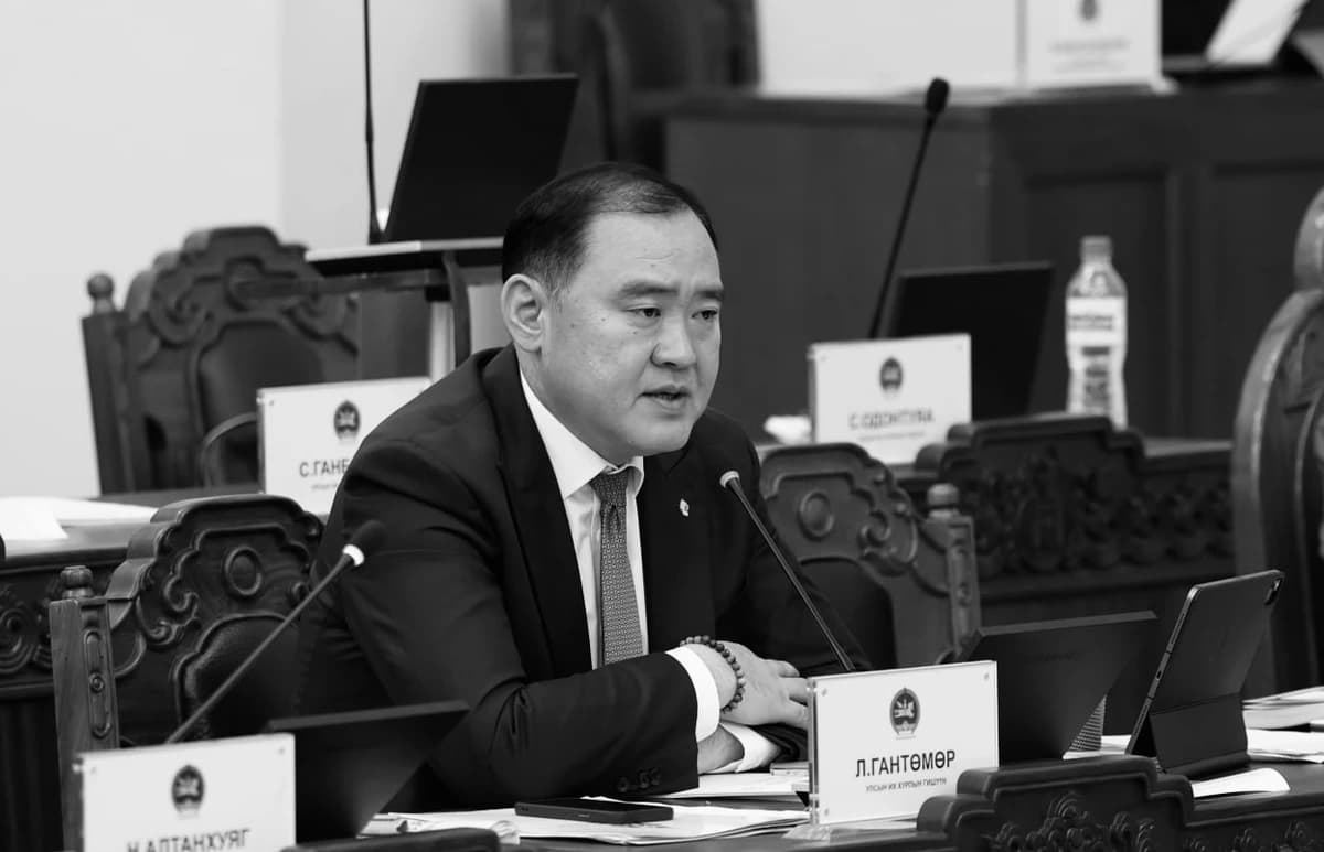 Л.Гантөмөрийн улсаа хорлох употи санаачилга!