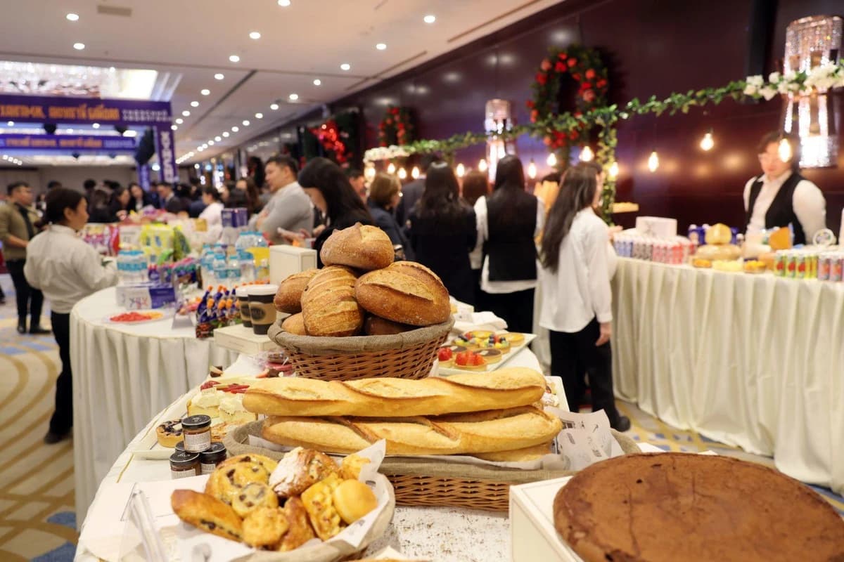 在总统呼日勒苏和的主持下,“粮食革命”实施的三年中,向国内推出了约千种产品