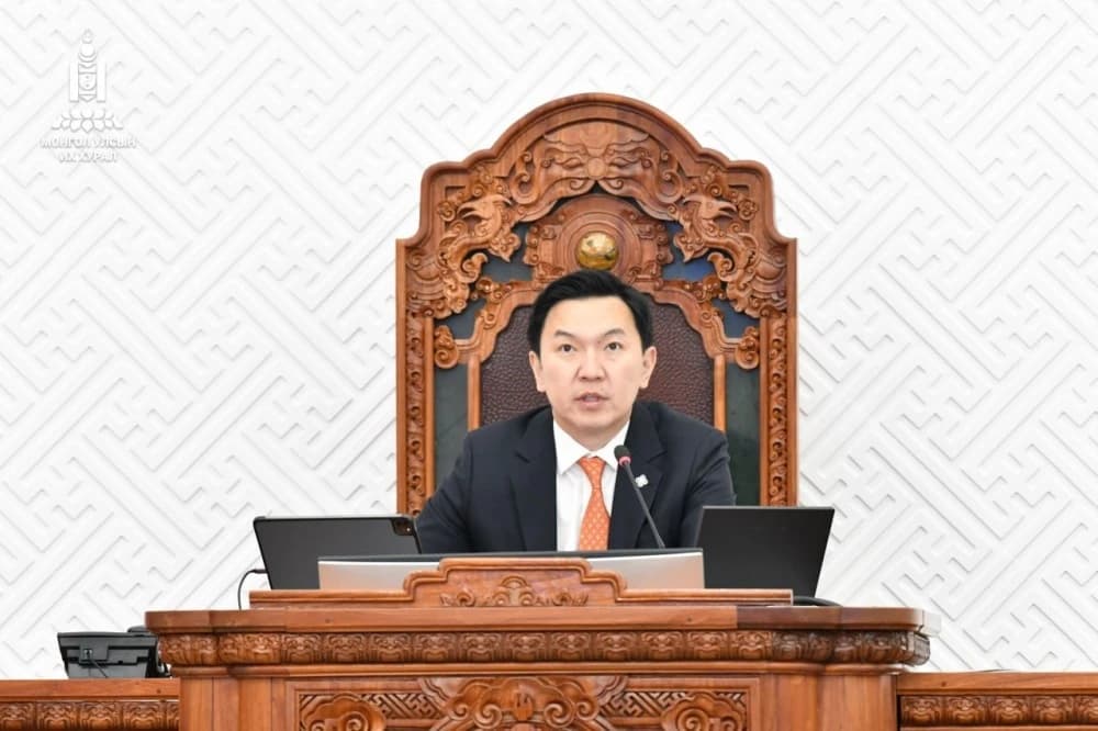 Глава парламента и правящей партии Монголии Н.Учрал прибывает в Китай с официальным визитом