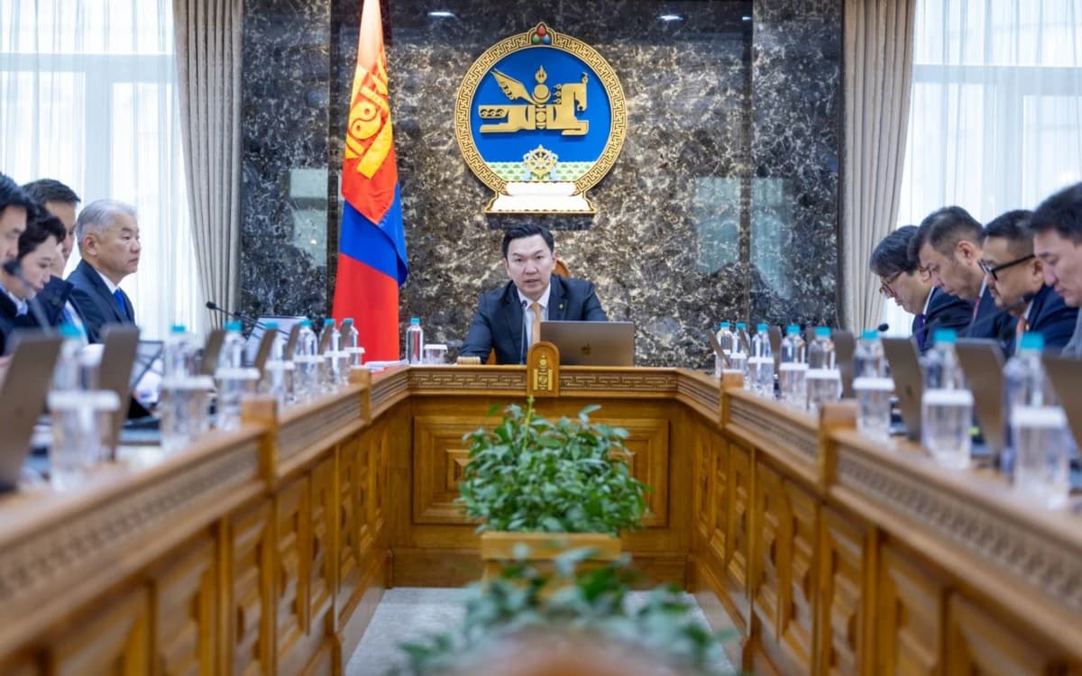 “Богдхан төмөр зам” төслийг хэрэгжүүлэхэд гарсан Засгийн газрын “маш нууц” тогтоол, хуралдааны тэмдэглэлийг төрийн нууцаас гаргалаа