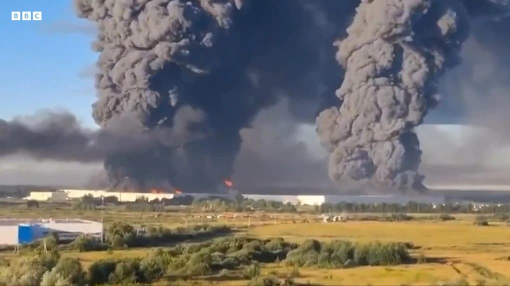 Оросын онлайн худалдааны агуулахууд Украины дроны цохилтод өртөв